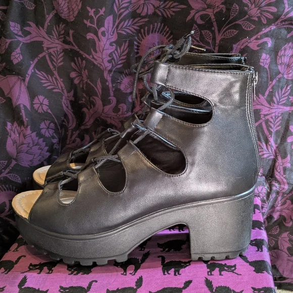 Stylish Black Women's Lace-Up Heeled Sandals Nasty Gal Sz10 - Picture 1 of 6